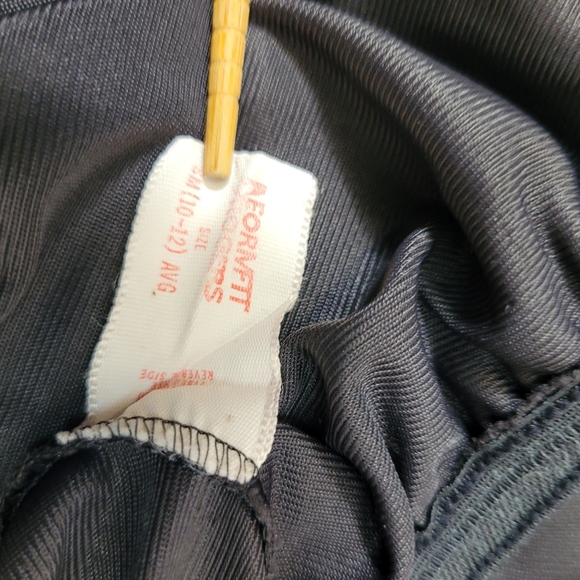 *23 Formfitt Roggers S/M, 10/12 solid black scalloped sides embroidered detail - Picture 8 of 10